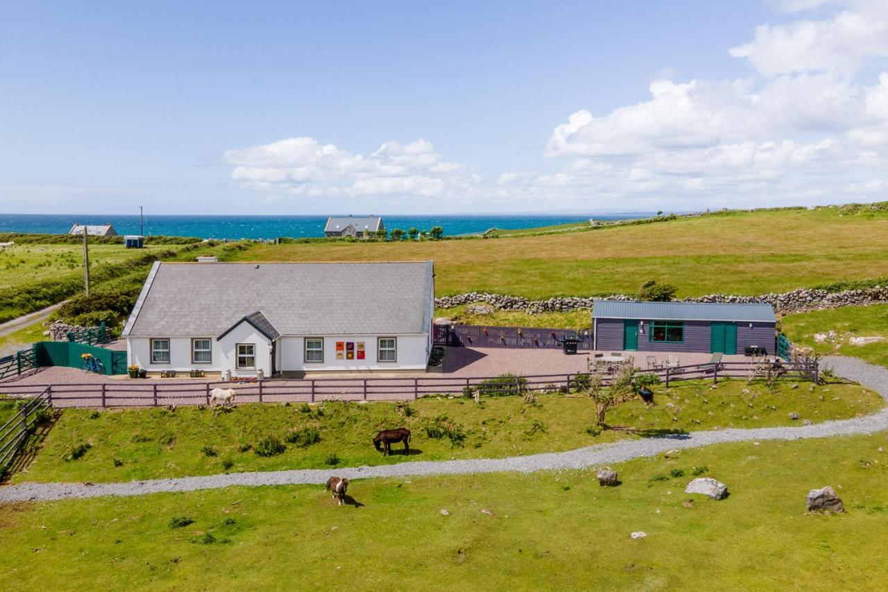 Отель Into The Burren Murroogh Экстерьер фото