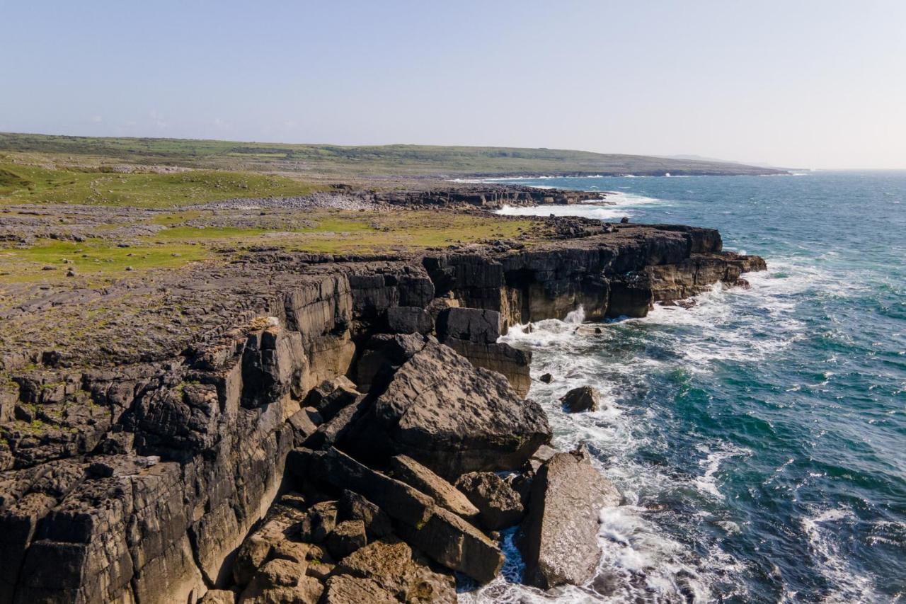 Отель Into The Burren Murroogh Экстерьер фото