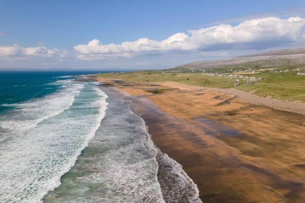 Отель Into The Burren Murroogh Экстерьер фото