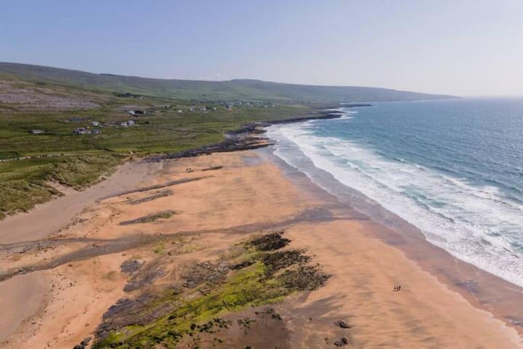 Отель Into The Burren Murroogh Экстерьер фото