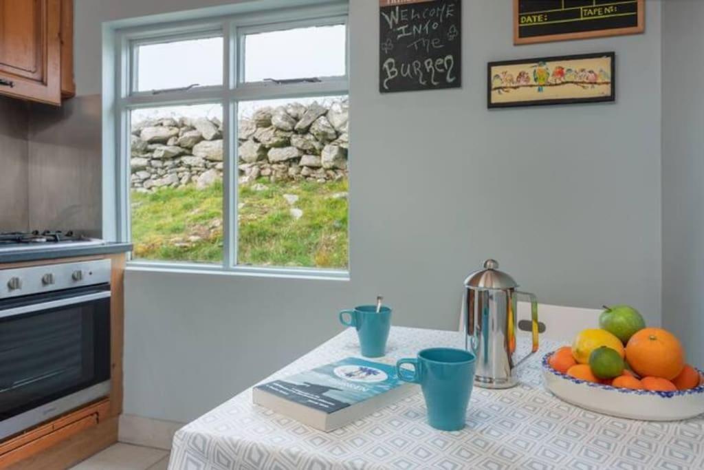Отель Into The Burren Murroogh Экстерьер фото
